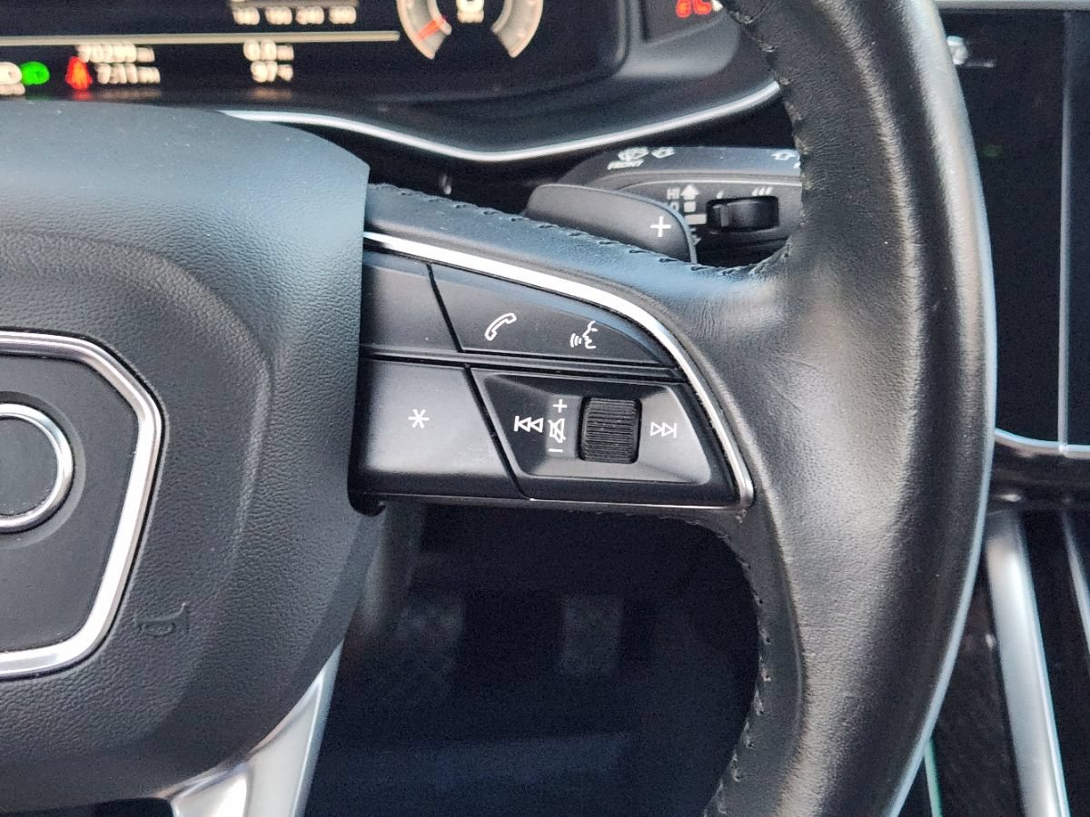 Used 2020 Audi Q8 Prestige AWD/4WD image 49