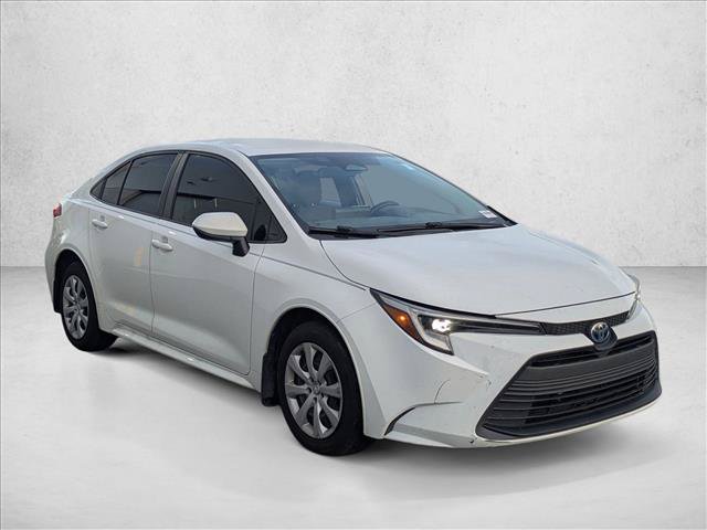 Used 2023 Toyota Corolla LE FWD image 3