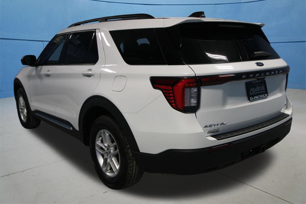 Used 2025 Ford Explorer Active AWD/4WD image 34