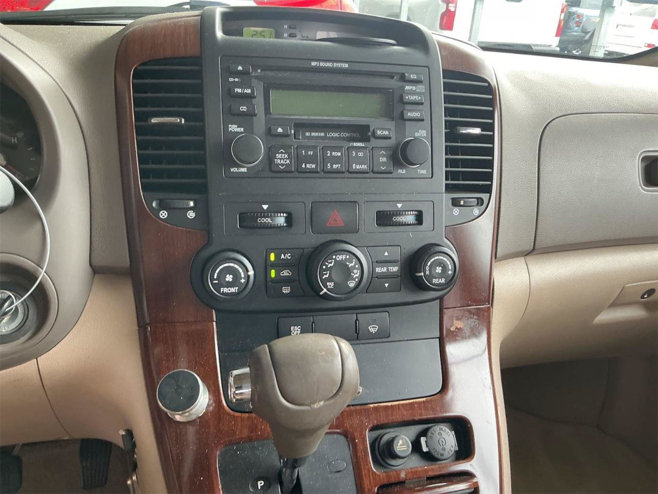 Used 2006 Kia Sedona LX FWD image 12
