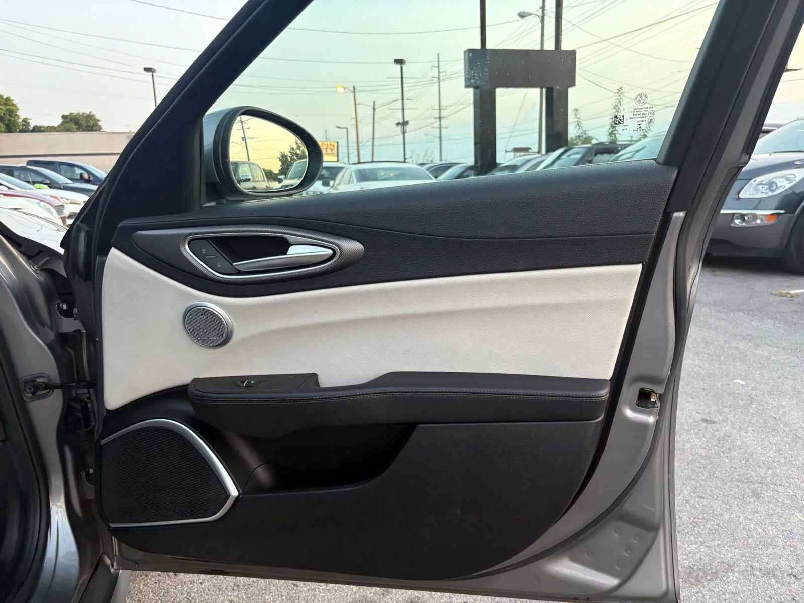 Used 2018 Alfa Romeo Giulia Ti AWD/4WD image 13