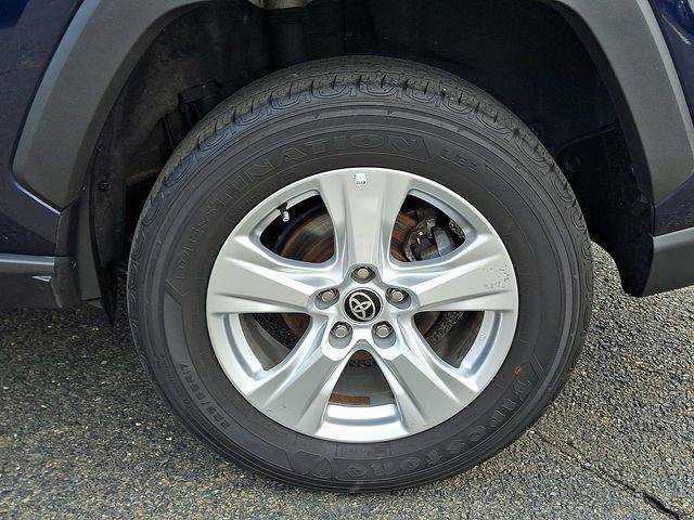Certified 2021 Toyota RAV4 XLE AWD/4WD image 5