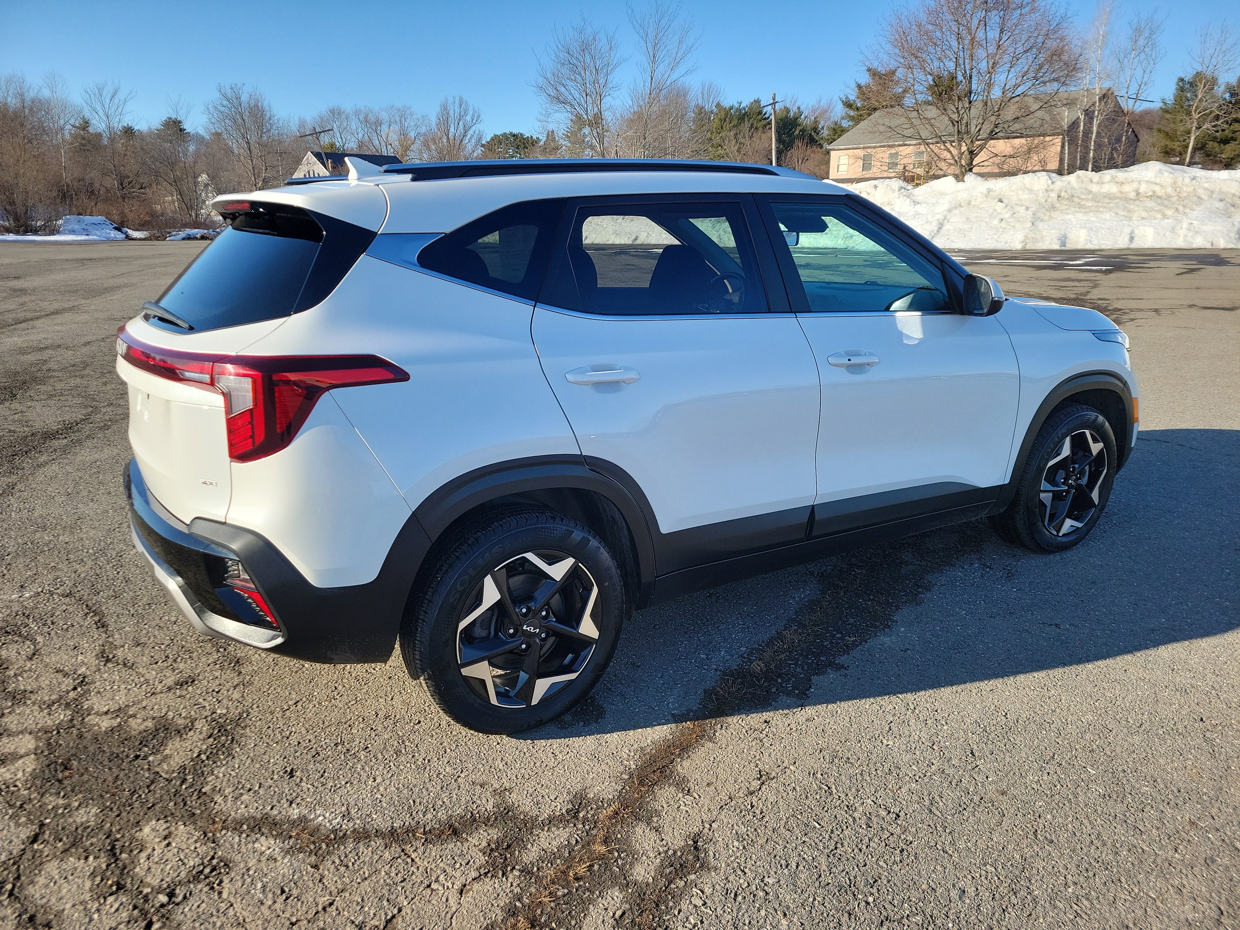 Used 2024 Kia Seltos EX image 5