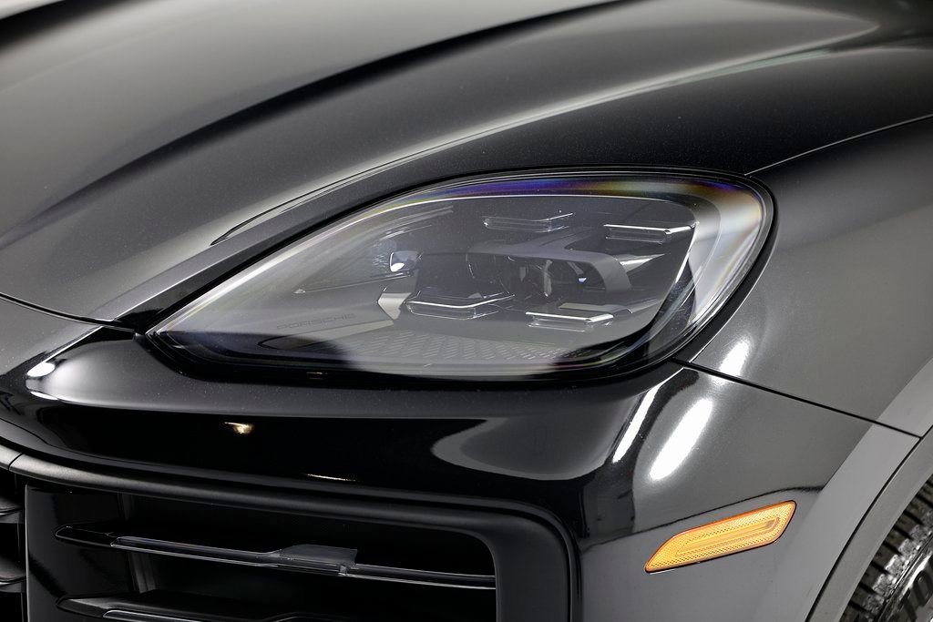 Certified 2024 Porsche Cayenne AWD/4WD image 11