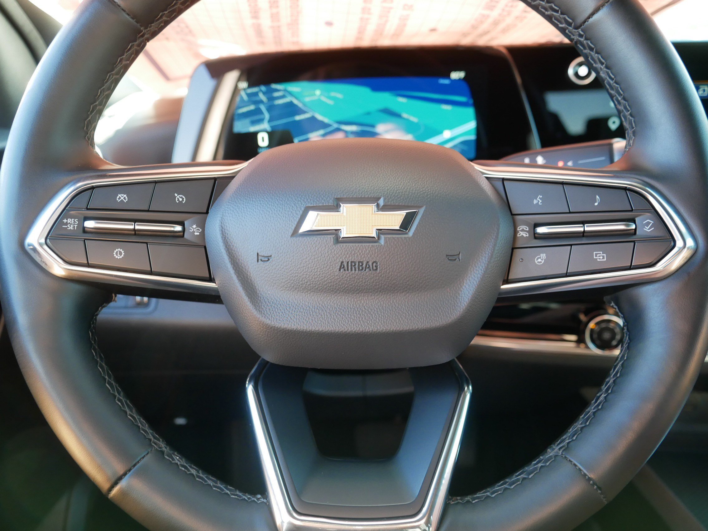 Used 2025 Chevrolet Equinox LT AWD/4WD image 25