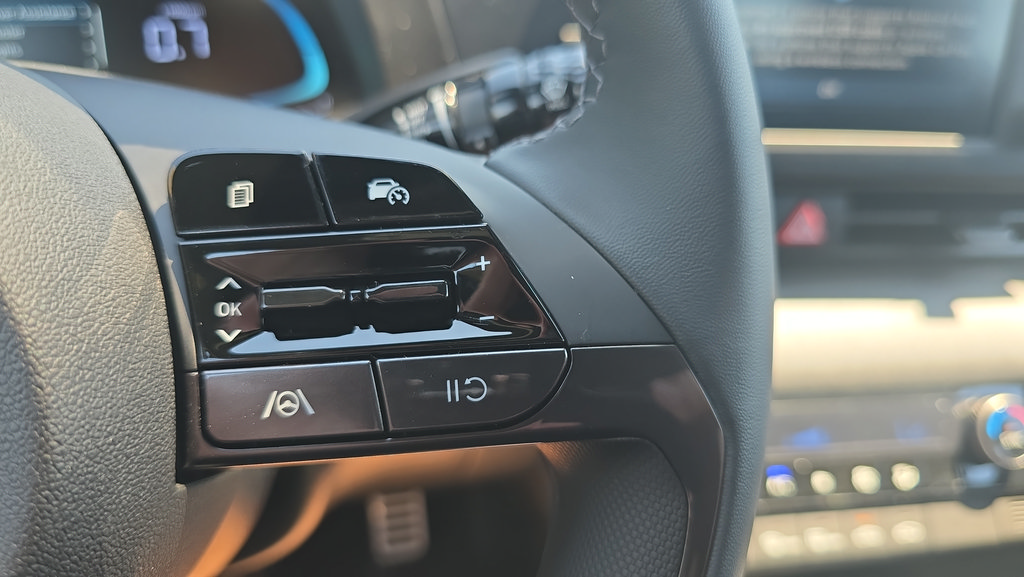 New 2026 Hyundai Elantra Sport FWD image 24