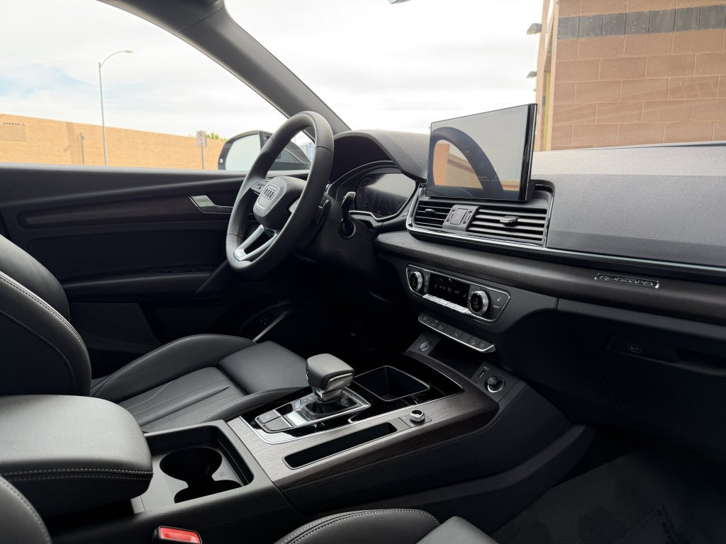Used 2024 Audi Q5 e Premium w/ Convenience Package AWD/4WD image 41