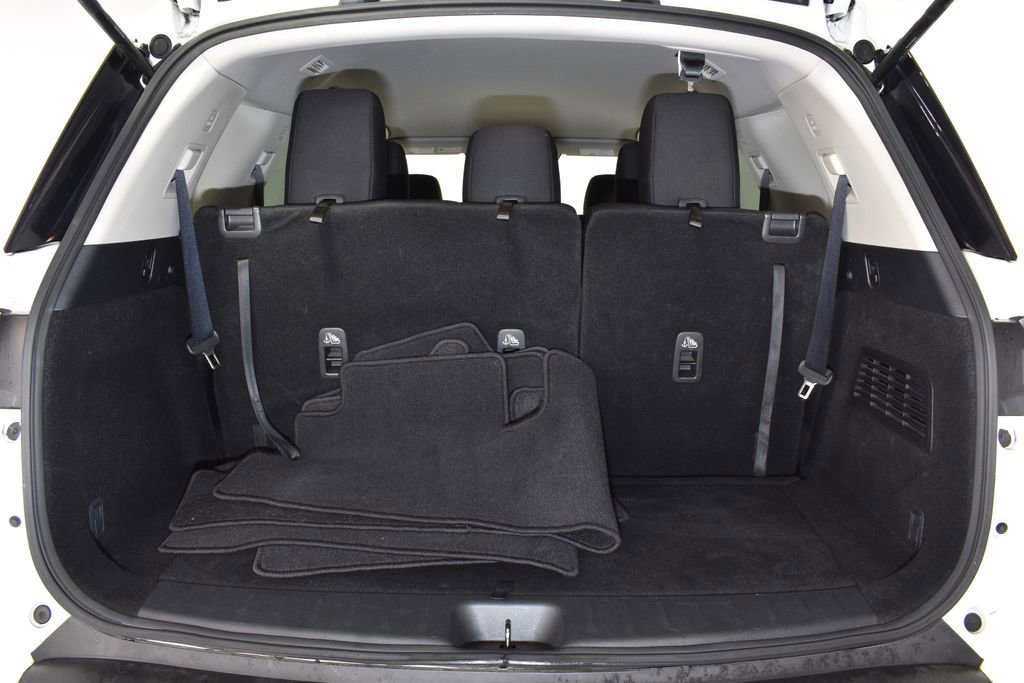 Used 2023 Nissan Pathfinder SV image 28