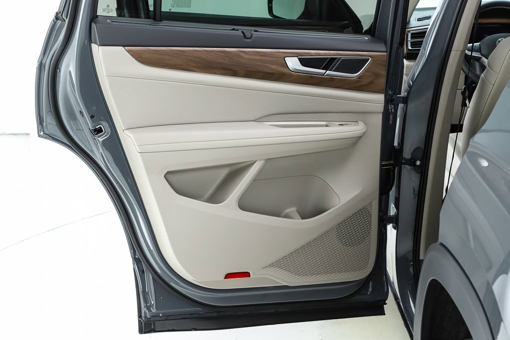 New 2026 Volkswagen Atlas SE image 17