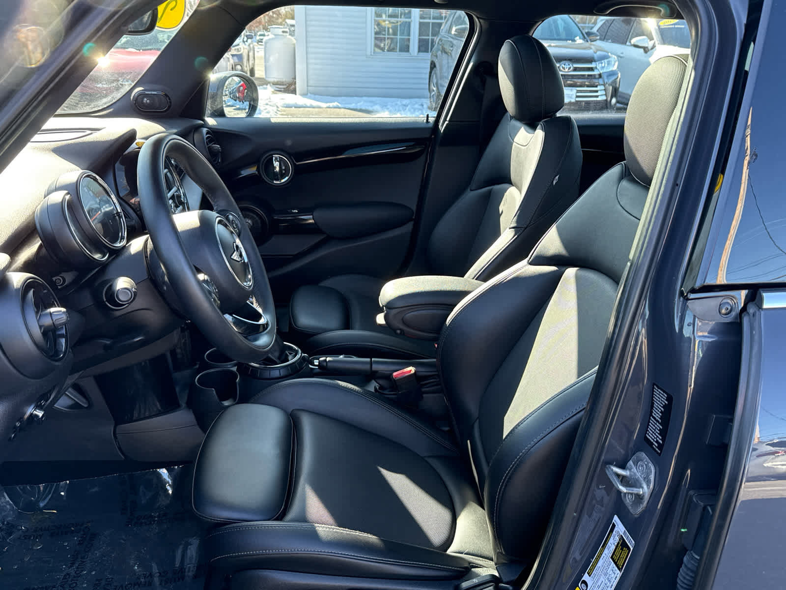 Used 2016 MINI Cooper S image 9