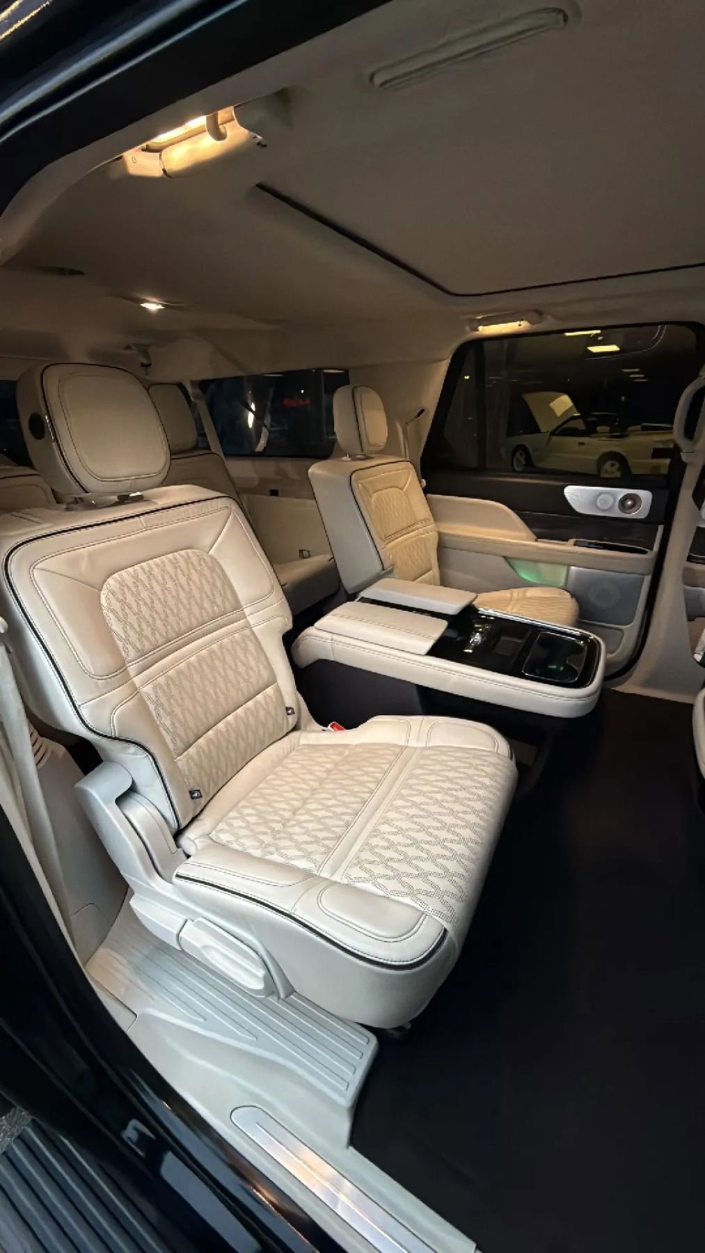 Used 2019 Lincoln Navigator L Black Label w/ Cargo Package image 25