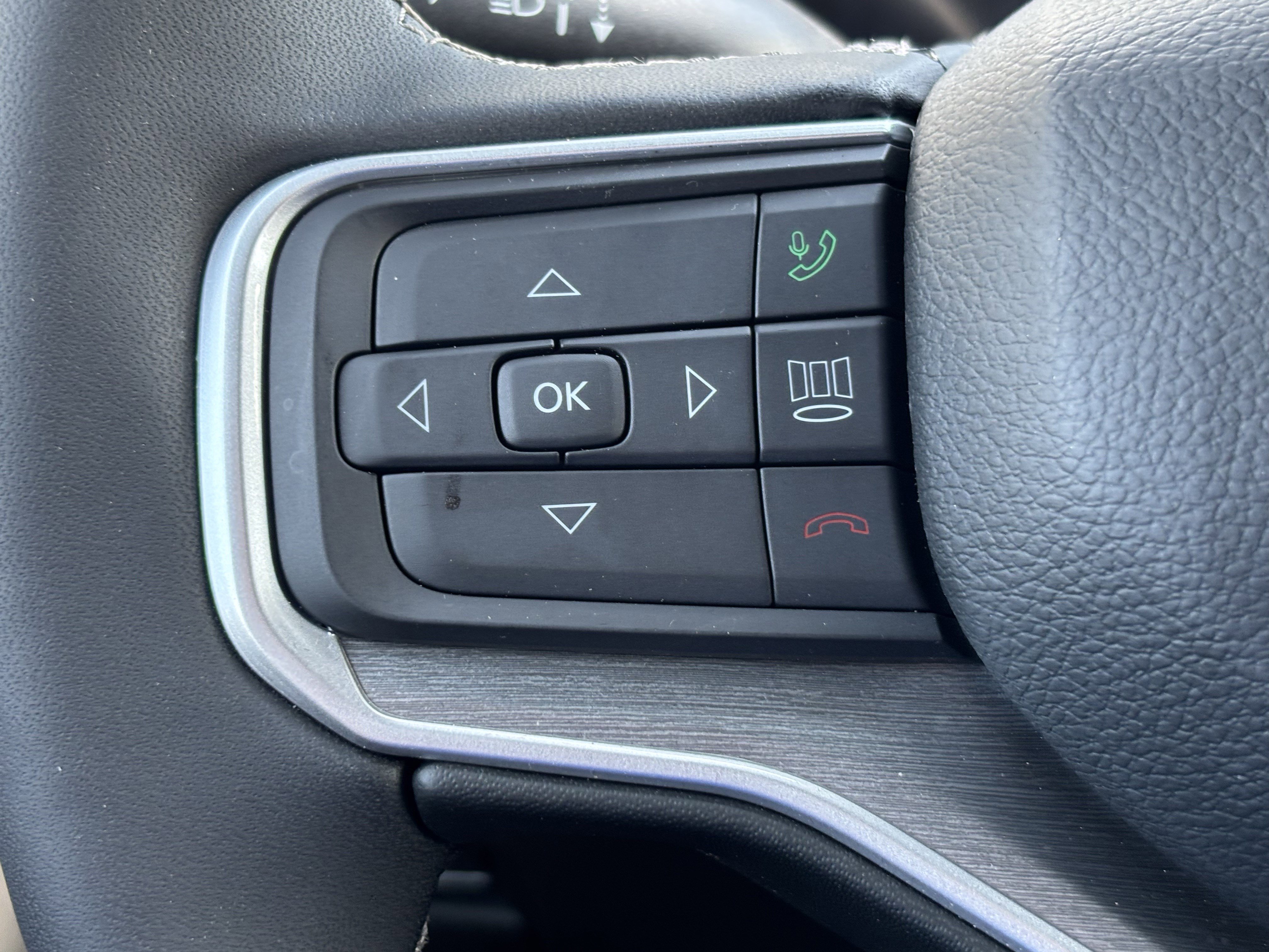 Used 2025 Jeep Wagoneer Series II w/ Convenience Group I AWD/4WD image 19