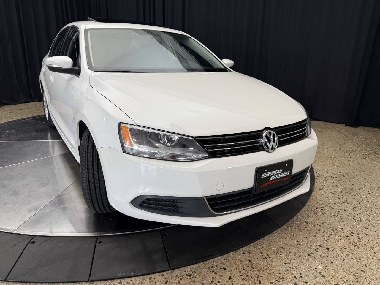 Used 2013 Volkswagen Jetta SE FWD image 12