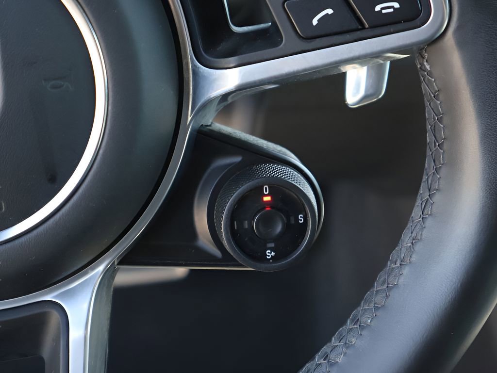 Certified 2023 Porsche Cayenne GTS AWD/4WD image 31