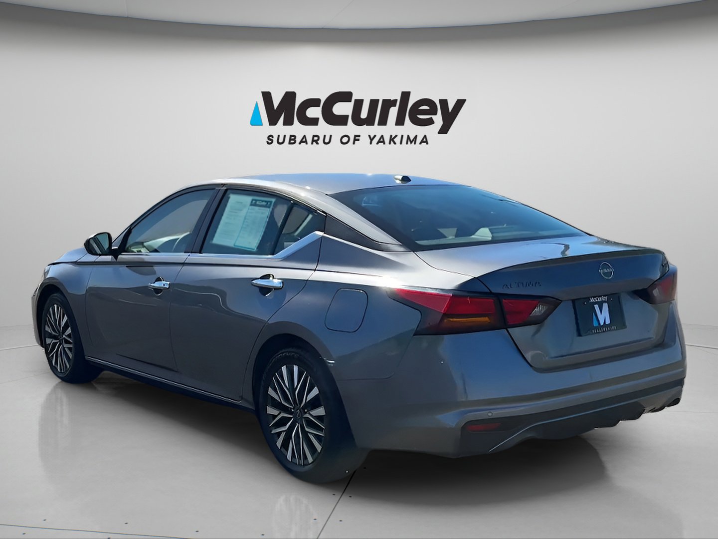 Used 2024 Nissan Altima 2.5 SV FWD image 3
