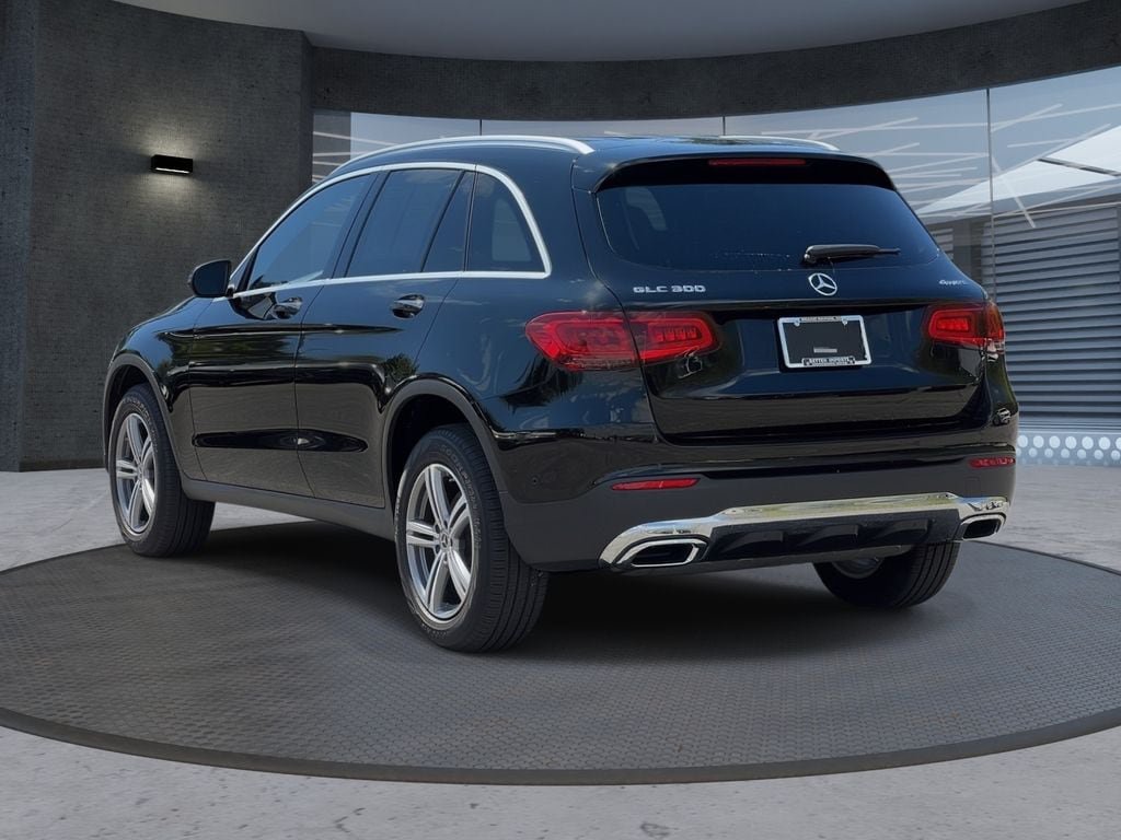 Used 2022 Mercedes-Benz GLC 300 4MATIC w/ Premium Package Lite image 3