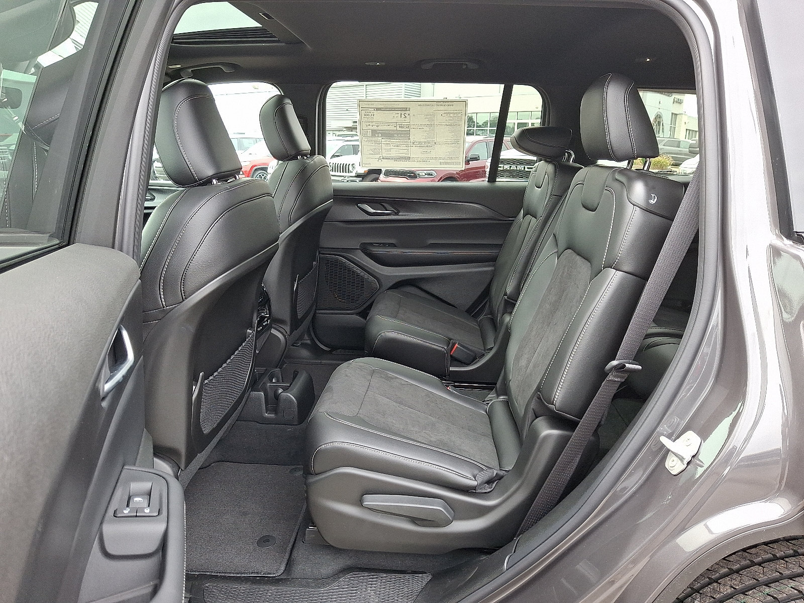 New 2025 Jeep Grand Cherokee L Altitude AWD/4WD image 7