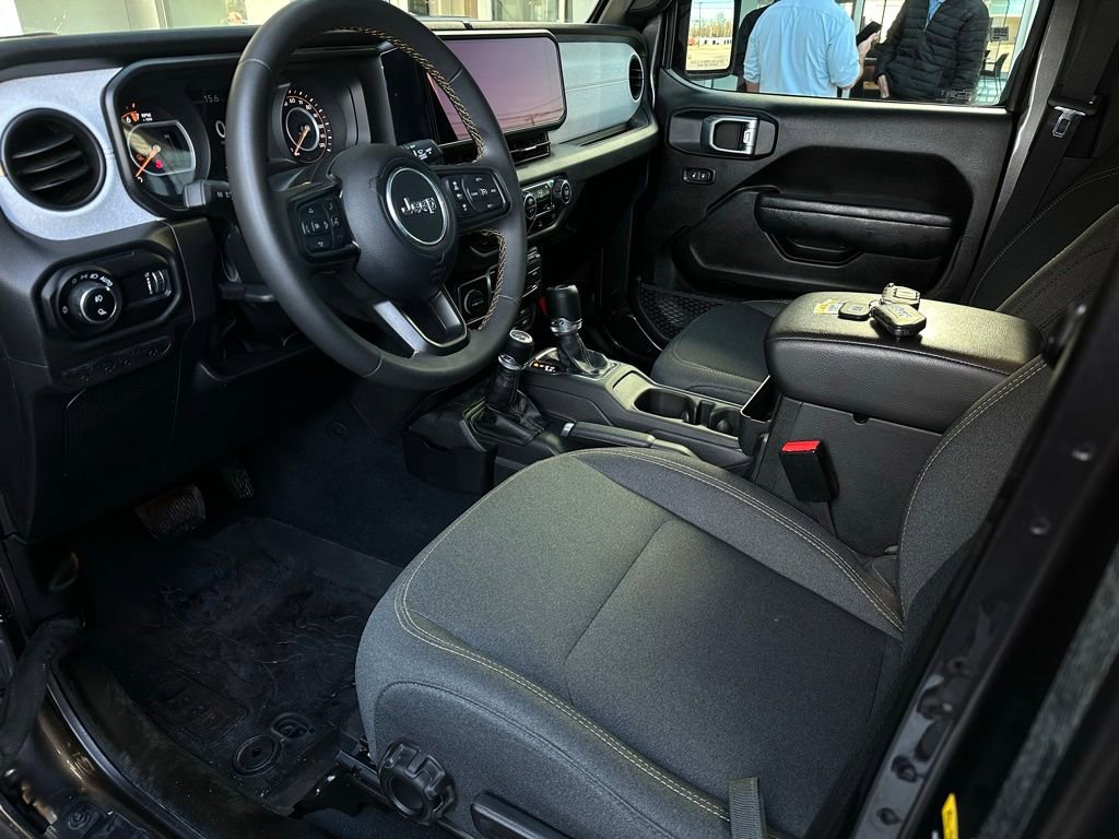 Used 2025 Jeep Gladiator Willys image 10