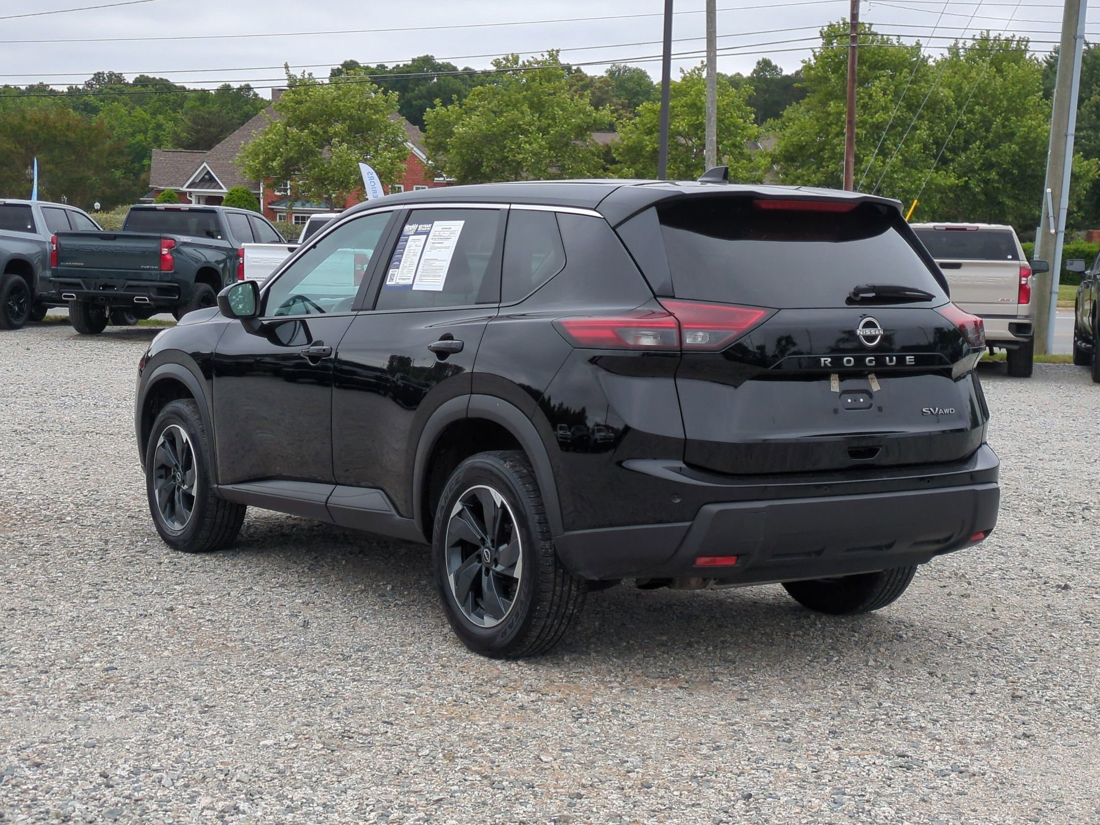 Used 2024 Nissan Rogue SV AWD/4WD image 8