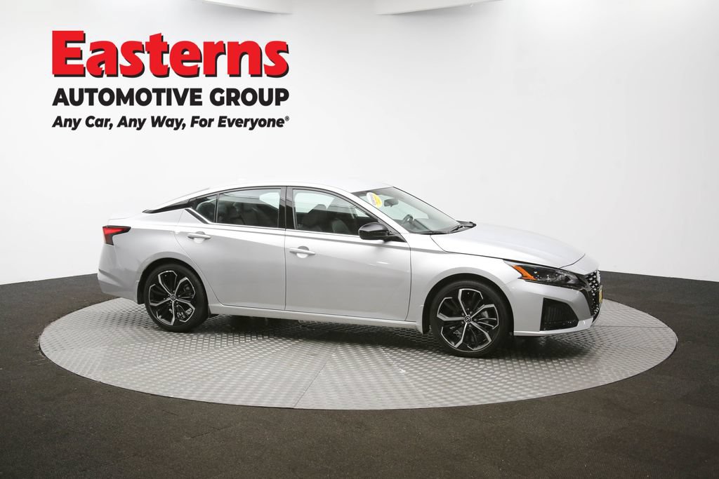 Used 2023 Nissan Altima 2.5 SR FWD image 43