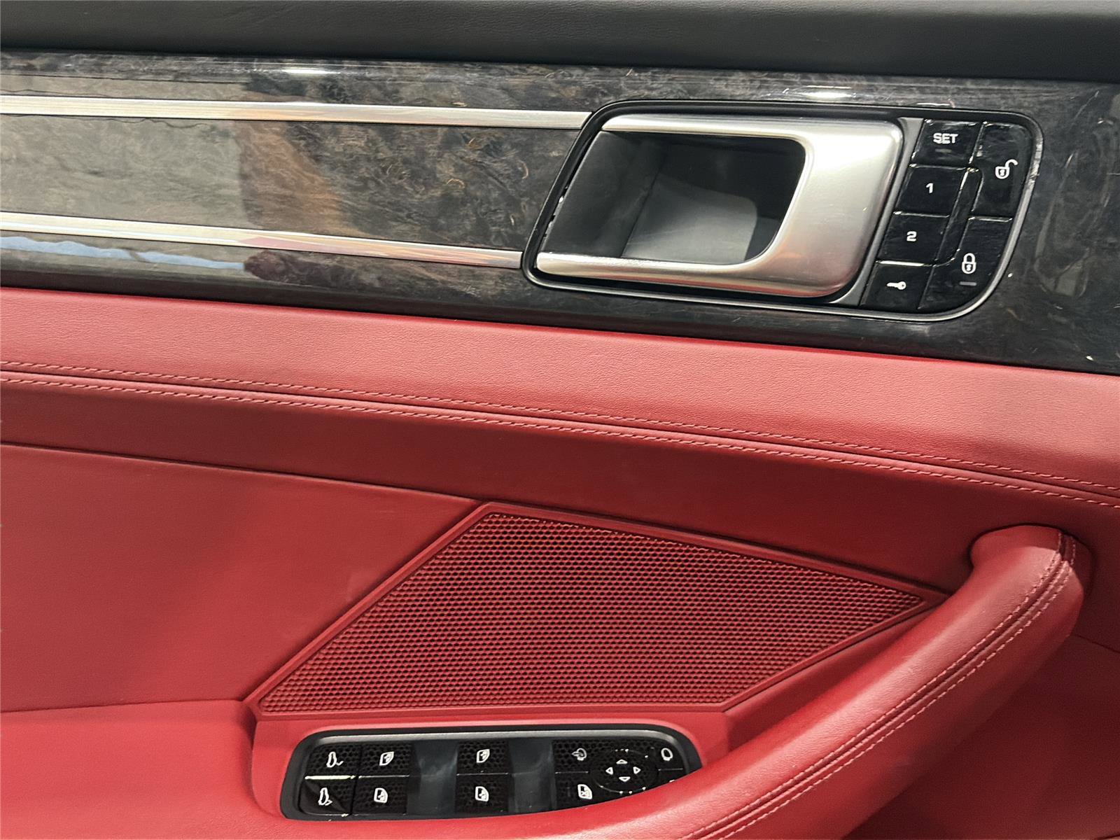 Used 2017 Porsche Panamera 4 image 15