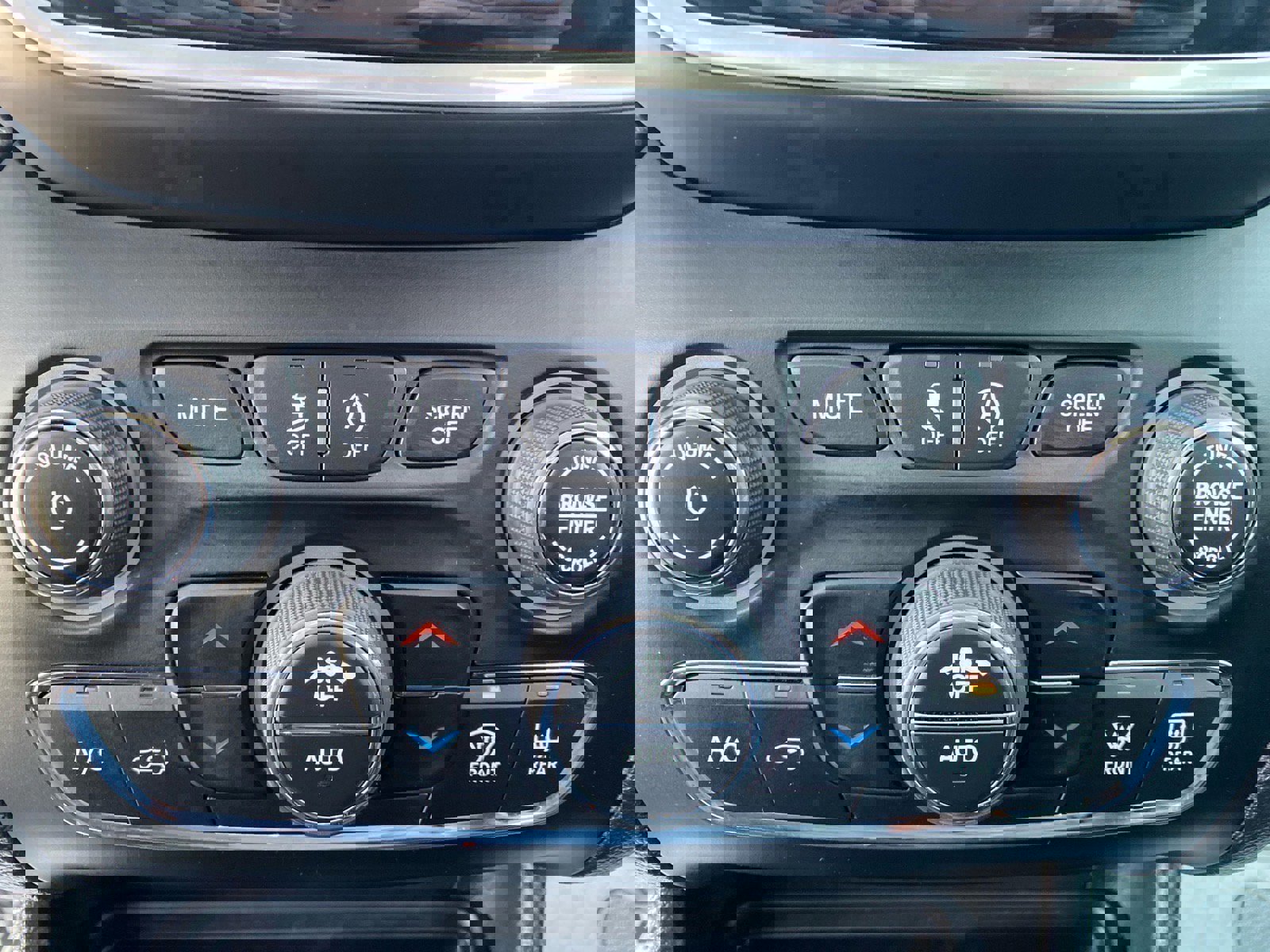 Used 2022 Jeep Cherokee Limited image 14