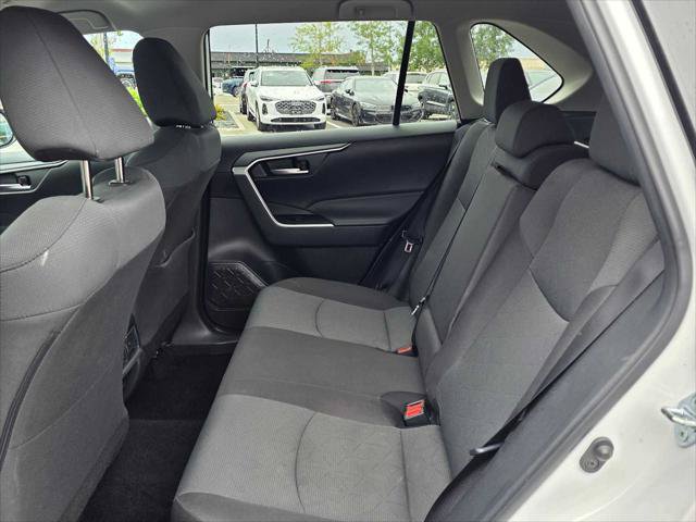 Used 2025 Toyota RAV4 XLE AWD/4WD image 16