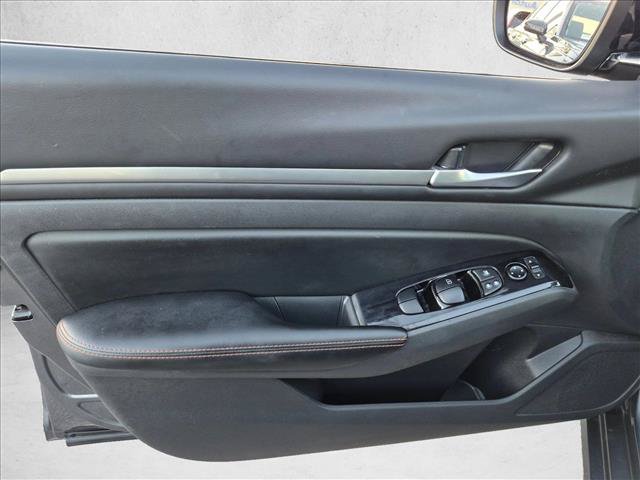 Used 2024 Nissan Altima 2.5 SR FWD image 10