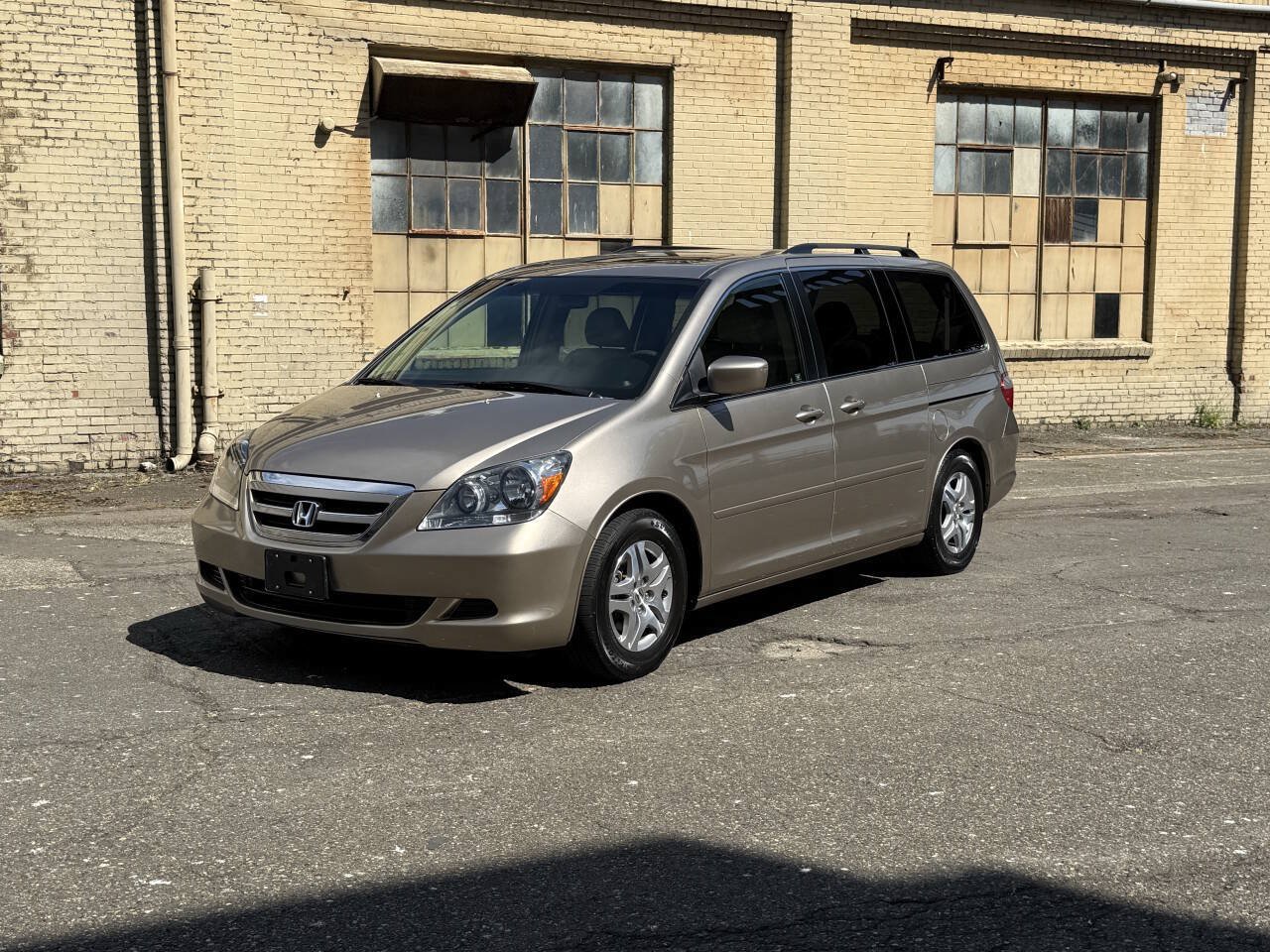 Used 2005 Honda Odyssey EX-L image 2