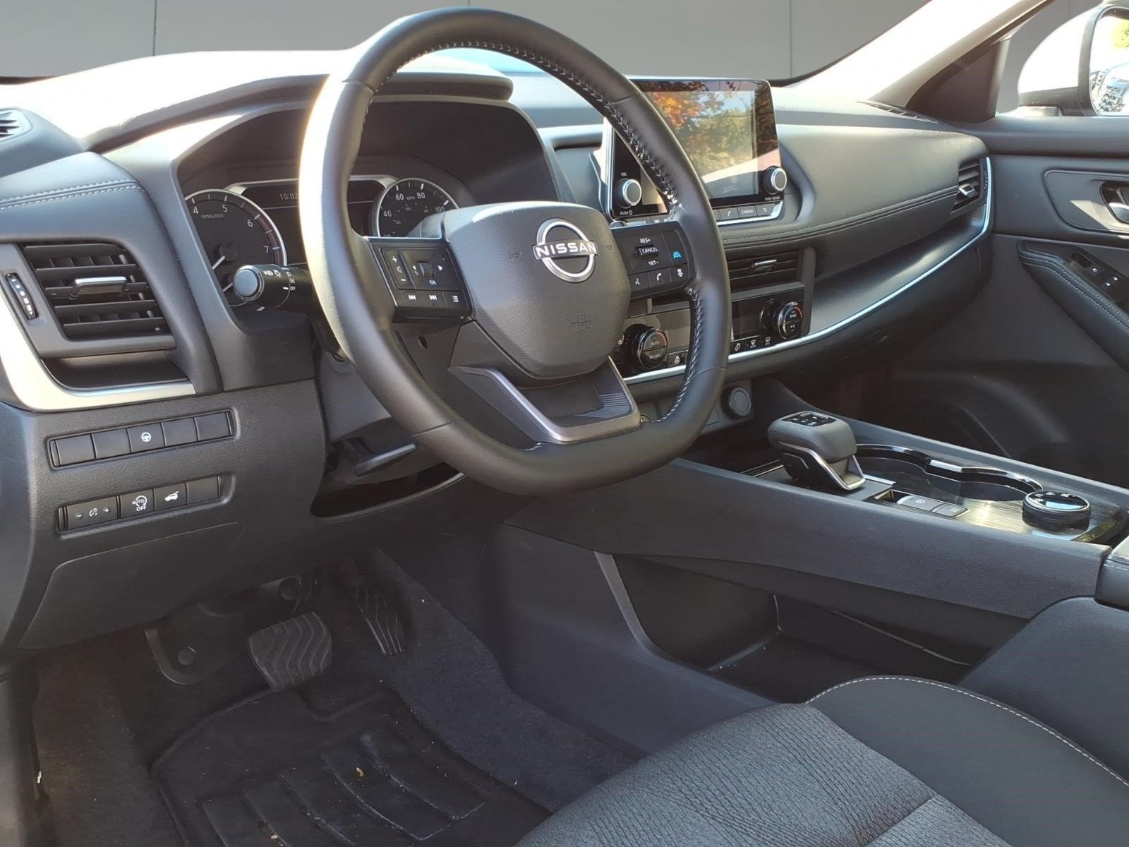 Used 2026 Nissan Rogue SV w/ Cold Weather Package AWD/4WD image 8
