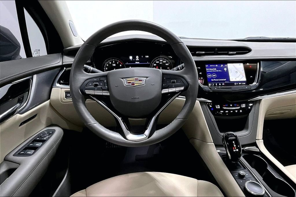 Used 2024 Cadillac XT6 Premium Luxury w/ Technology Package FWD image 6
