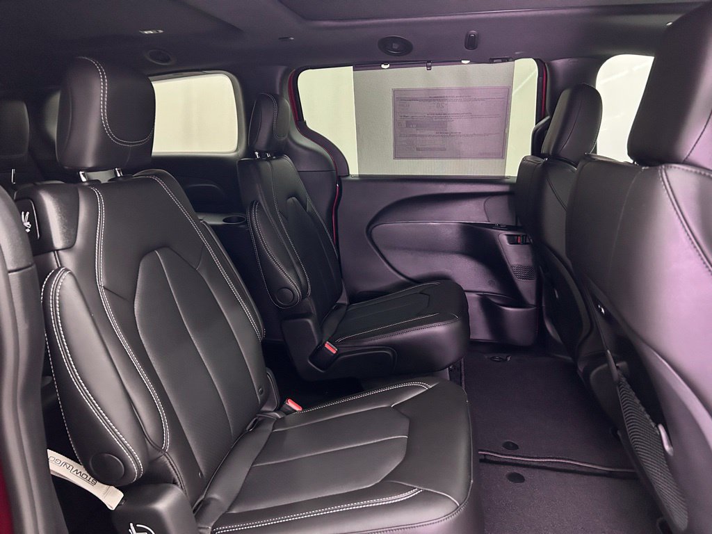 New 2026 Chrysler Pacifica Select AWD/4WD image 23