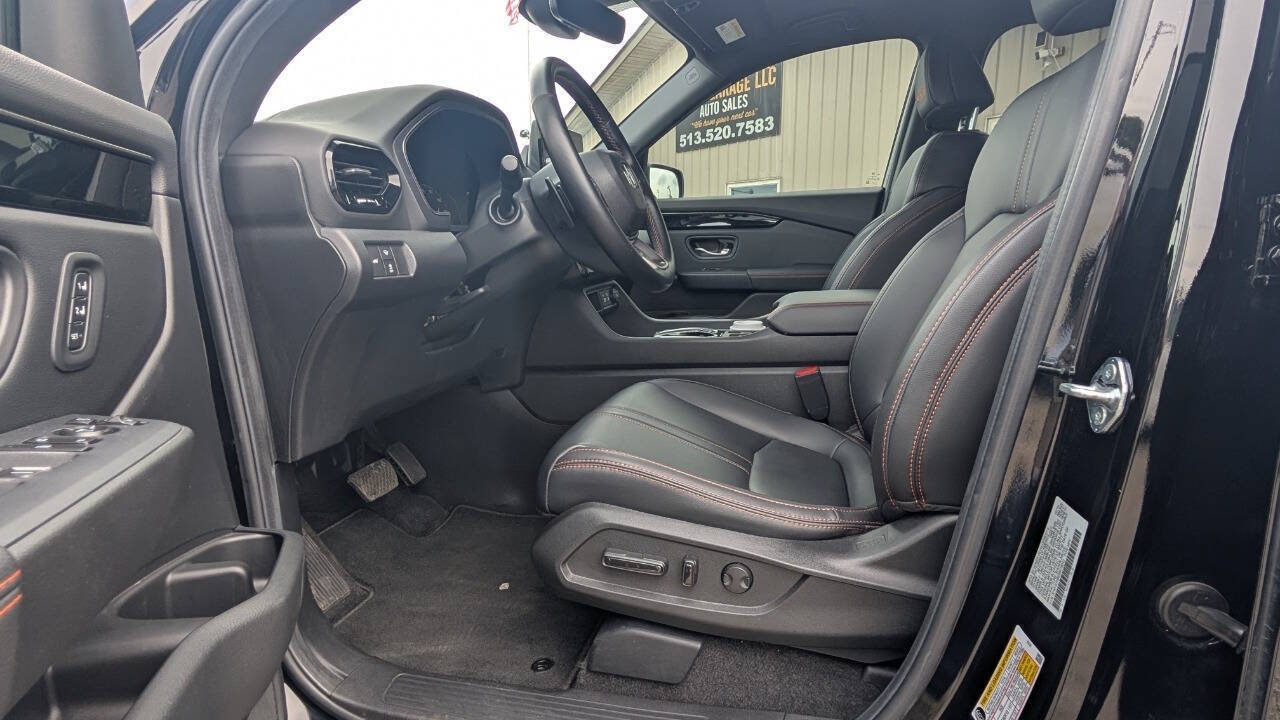 Used 2025 Honda Pilot TrailSport image 35
