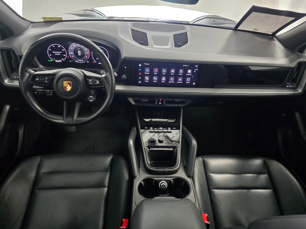 Used 2024 Porsche Cayenne image 19