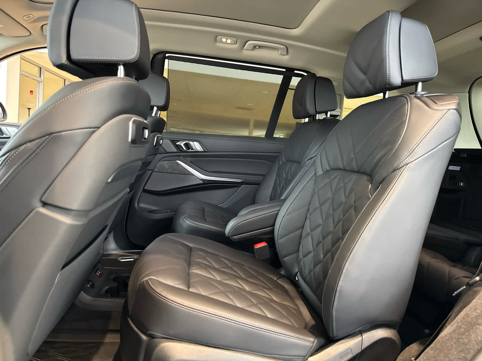 New 2026 BMW X7 xDrive40i w/ Premium Package AWD/4WD image 14