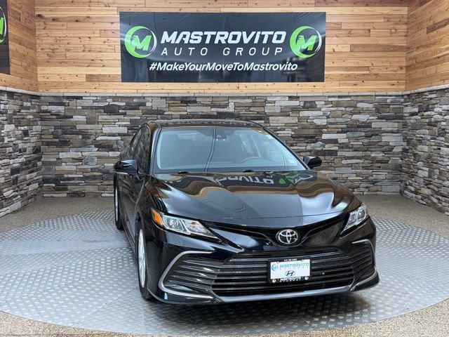 Used 2022 Toyota Camry LE w/ Convenience Package FWD image 2