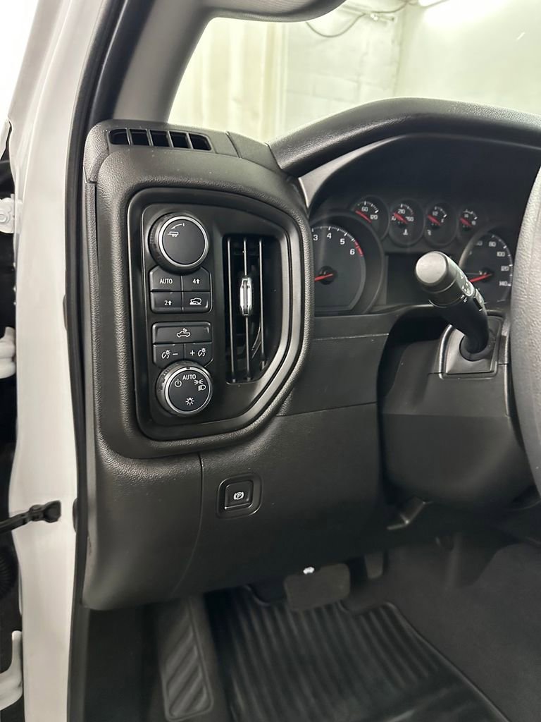 Used 2020 Chevrolet Silverado 1500 Custom w/ Custom Value Package image 14
