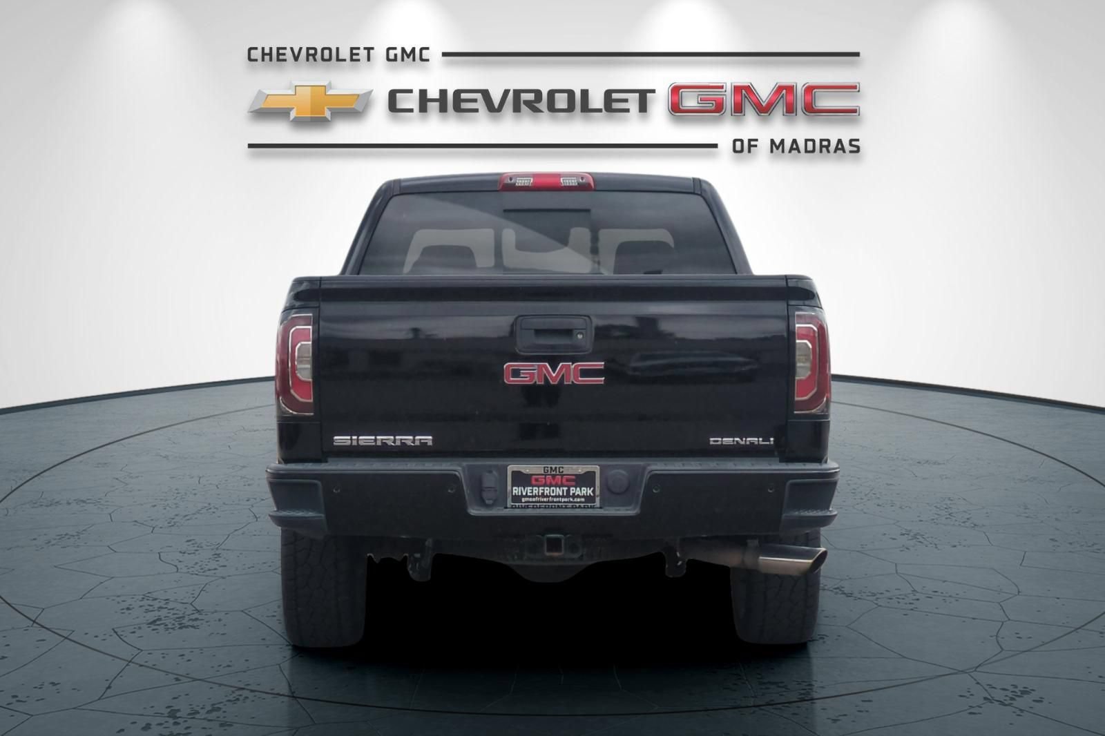 Used 2018 GMC Sierra 1500 Denali w/ Denali Ultimate Package AWD/4WD image 4