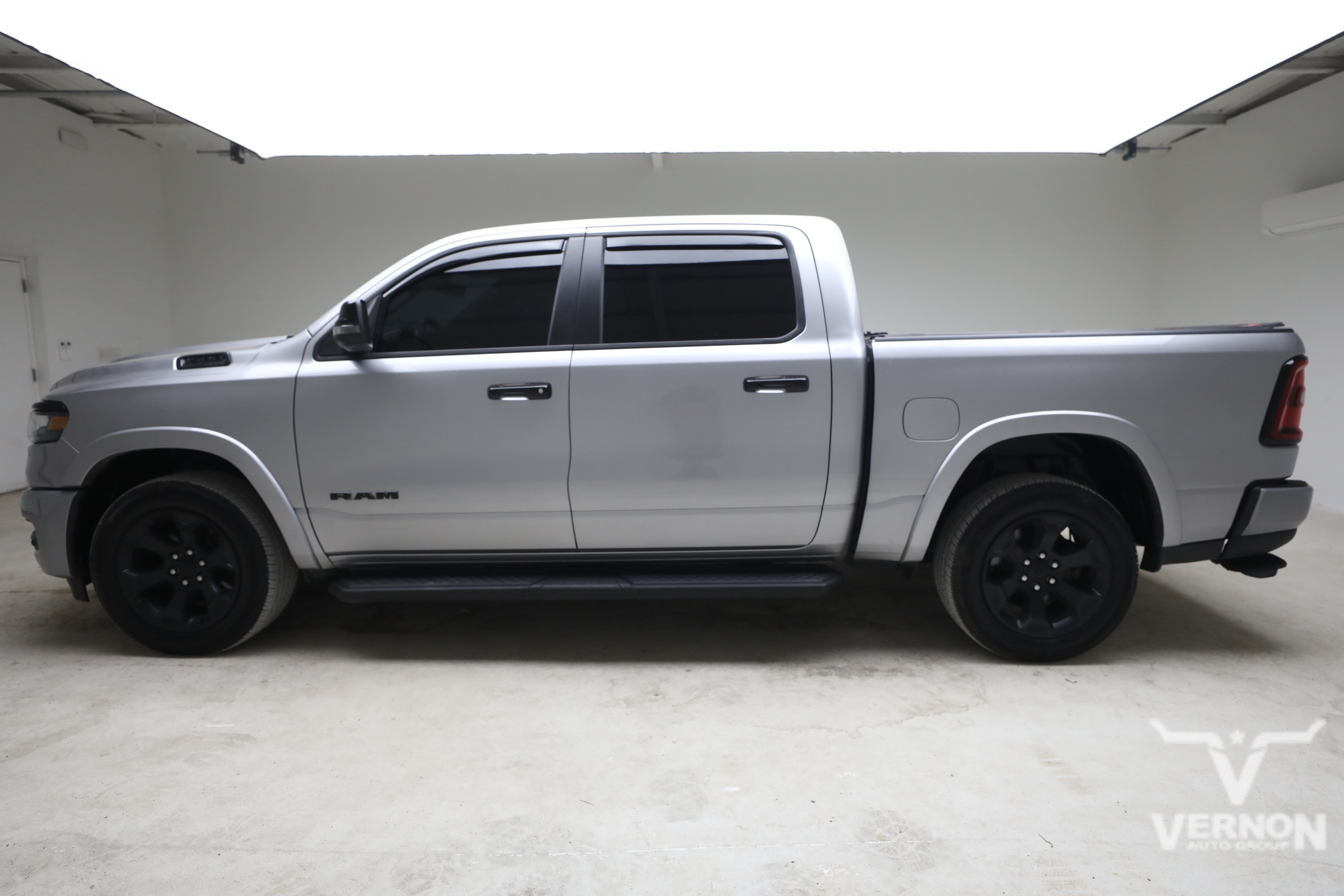 Used 2025 RAM 1500 Big Horn AWD/4WD image 2