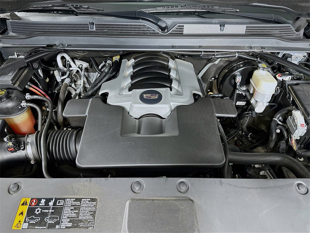 Used 2019 Cadillac Escalade Premium Luxury w/ Escalade Sport Edition image 32