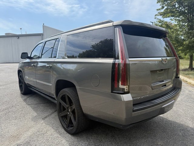 Used 2017 Cadillac Escalade ESV Platinum image 5