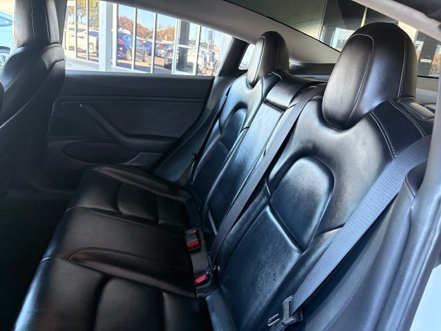 Used 2018 Tesla Model 3 Long Range RWD image 13