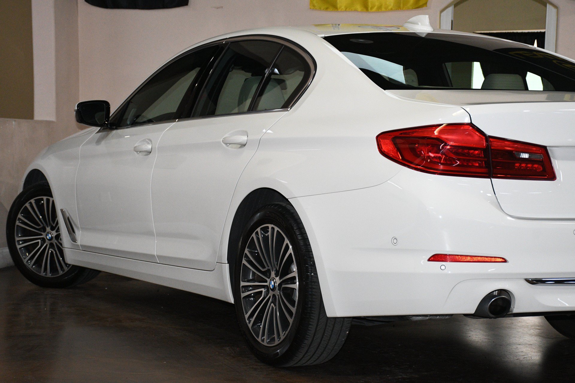 Used 2020 BMW 530i w/ Premium Package RWD image 55