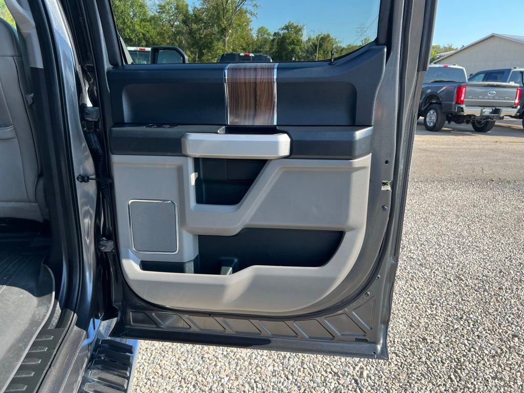 Used 2015 Ford F150 Lariat image 18