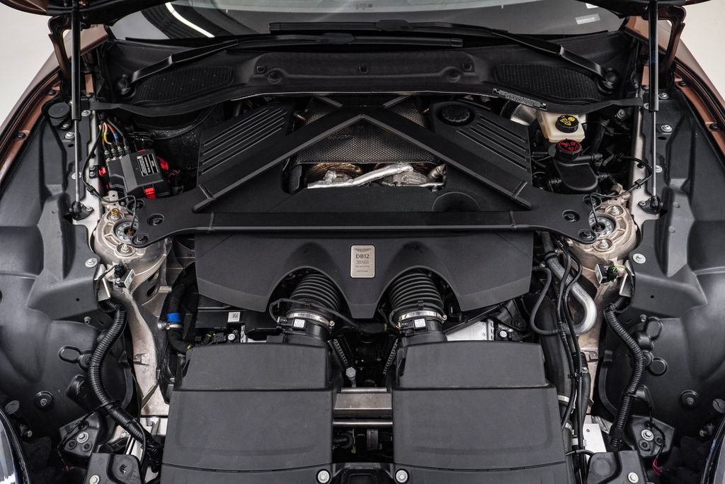 Used 2024 Aston Martin DB12 Coupe RWD image 34