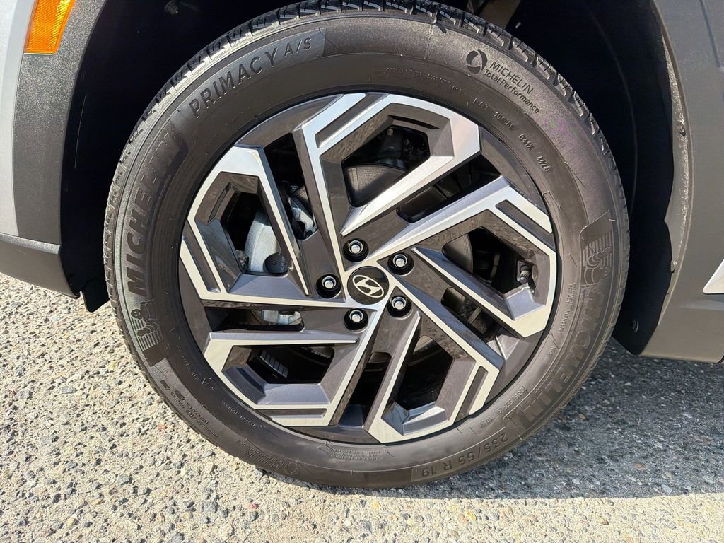 Used 2025 Hyundai Tucson Limited AWD/4WD image 19