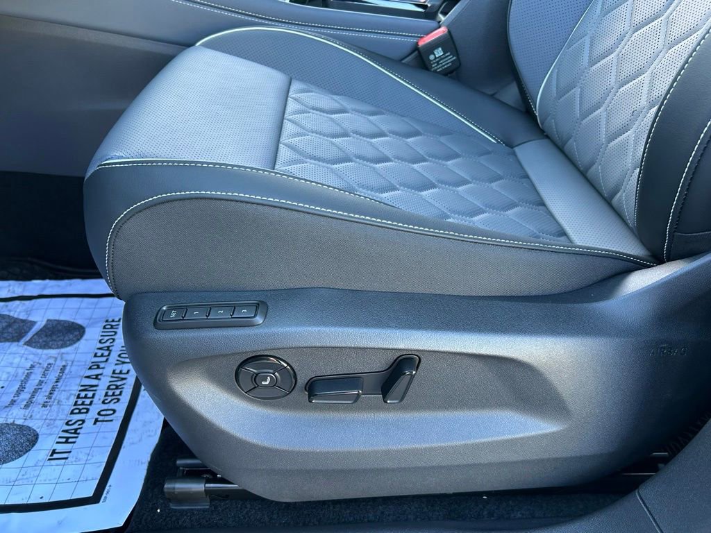 Used 2026 Volkswagen Tiguan SEL R-Line image 16