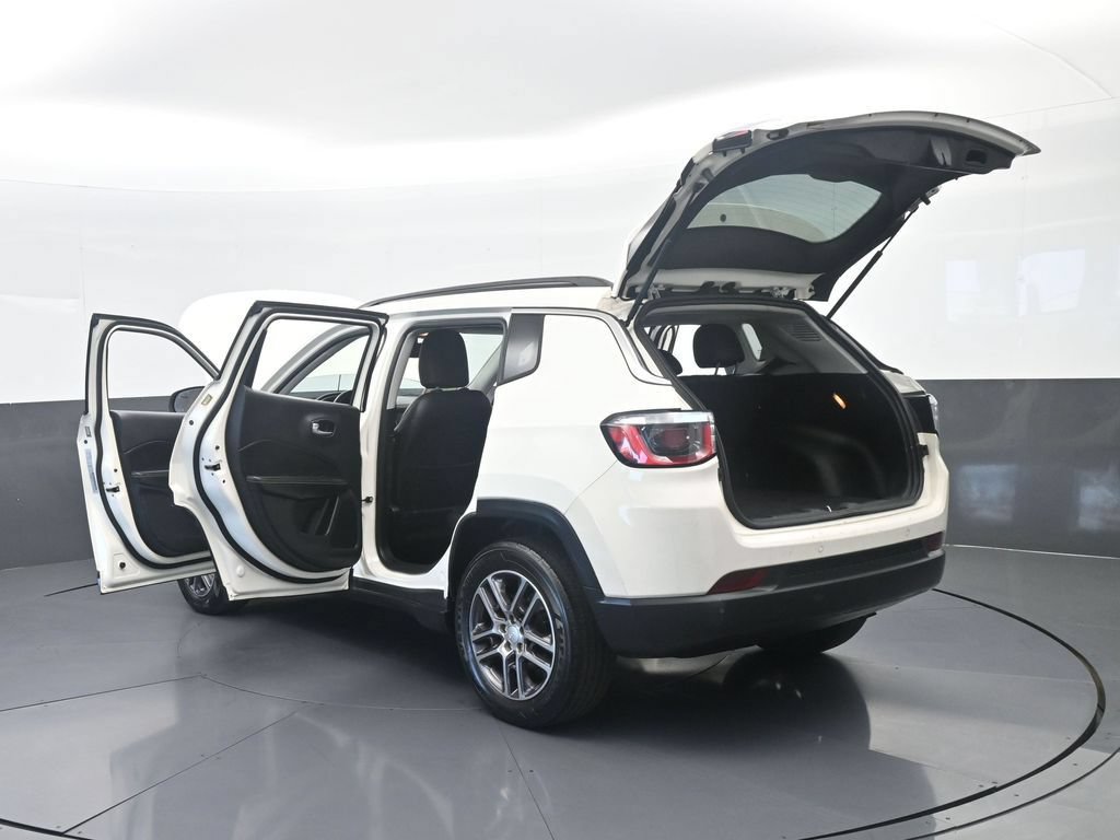 Used 2020 Jeep Compass Latitude FWD image 75