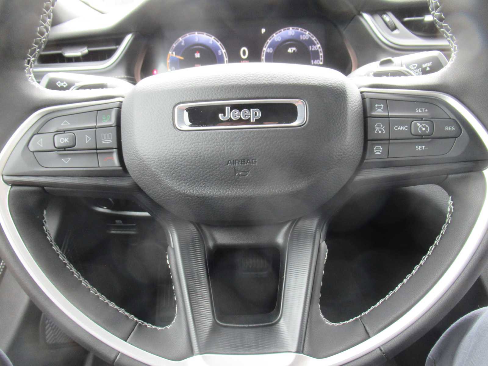 New 2025 Jeep Grand Cherokee L Altitude image 23