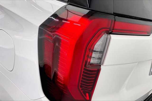 Used 2025 GMC Yukon XL Denali image 29
